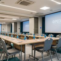 /content/images/pages/1198/zoomi_30._zal_brig_lyugger_brigantina_2__brig_luggier_brigantina_conference_room.jpg