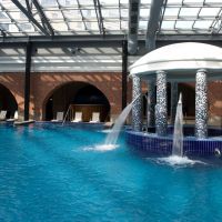 /content/images/pages/1223/zoomi_palace_bridge.jpg