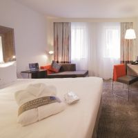 /content/images/pages/1357/zoomi_executive_room..jpg