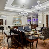 /content/images/pages/1474/zoomi_lhmroyal_suite_sitting_room.jpg