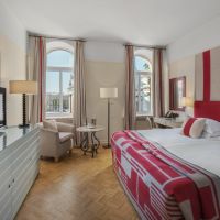 /content/images/pages/460/zoomi_angleterre_hotel_superior_deluxe_room.jpg