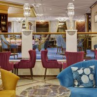 /content/images/pages/647/zoomi_marriott_royal_avrora_lobbi3_web.jpg